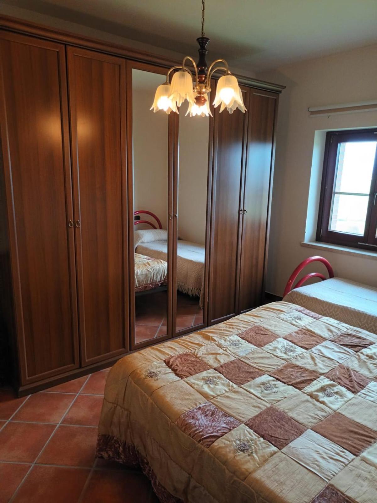 Casa Di Campagna Villa De Luca Bellante Bagian luar foto